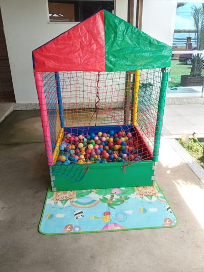 Aluguel de Piscina de Bolinhas Casinha